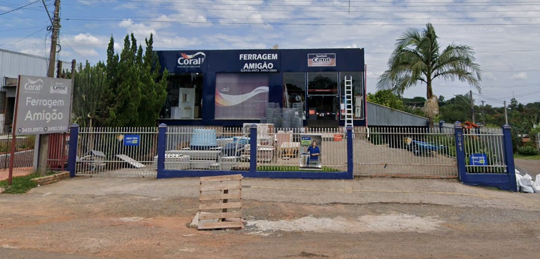Fachada atual da Ferragem Amigão na RS 020